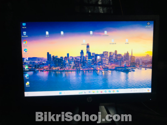 মনিটর (HP) সহ ডেস্কটপ সেল করা হবে।